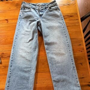 Women's Levis low loose jeans!